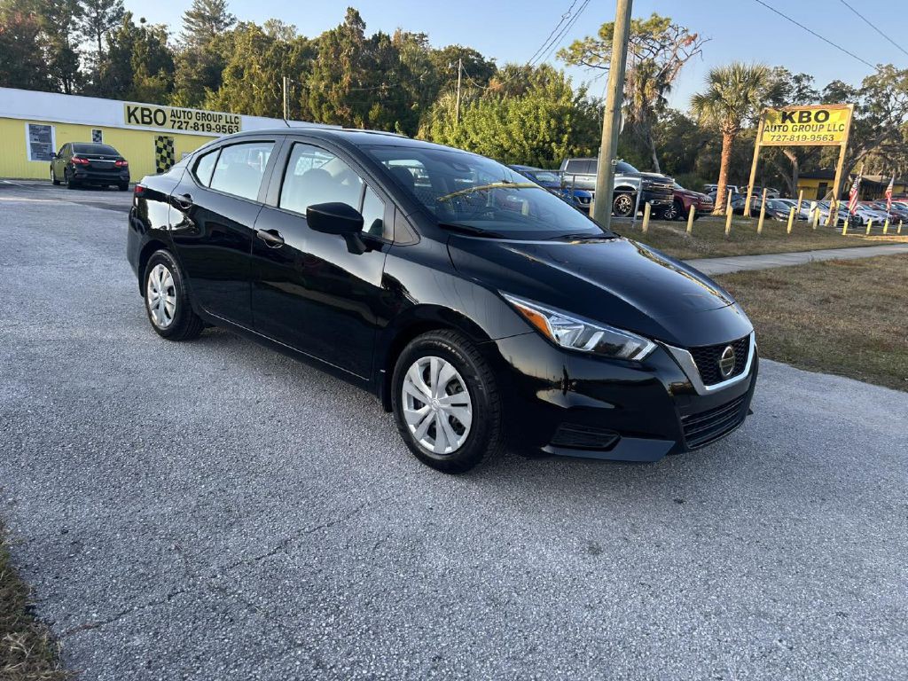 2022 Nissan Versa Image 1