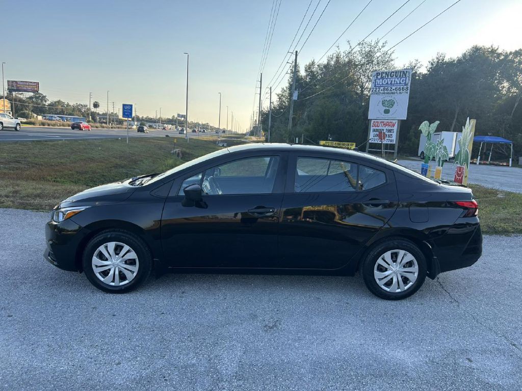 2022 Nissan Versa Image 6