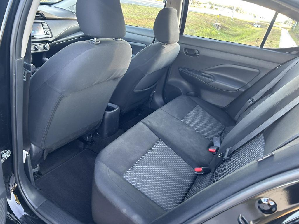 2022 Nissan Versa Image 13