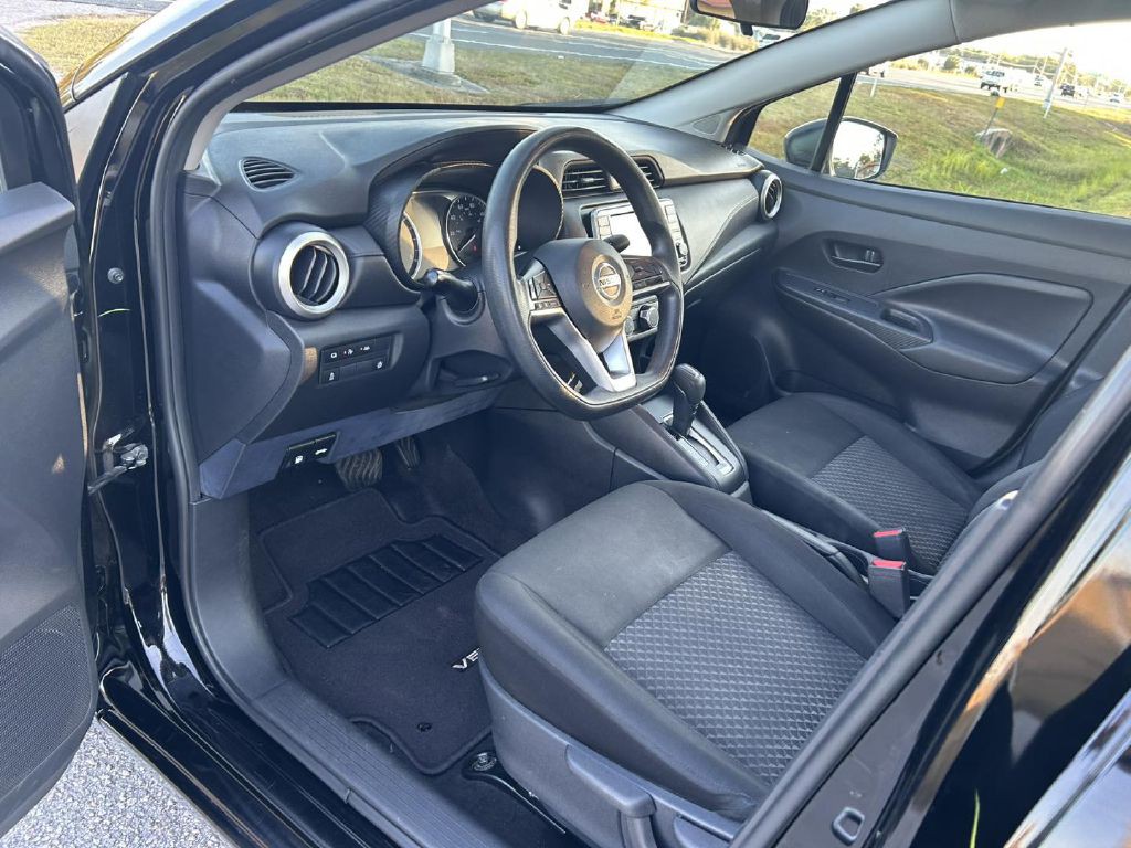 2022 Nissan Versa Image 16
