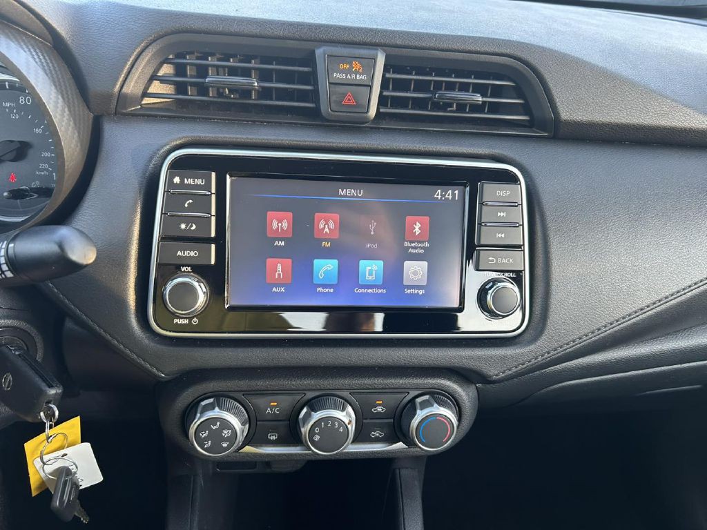 2022 Nissan Versa Image 17