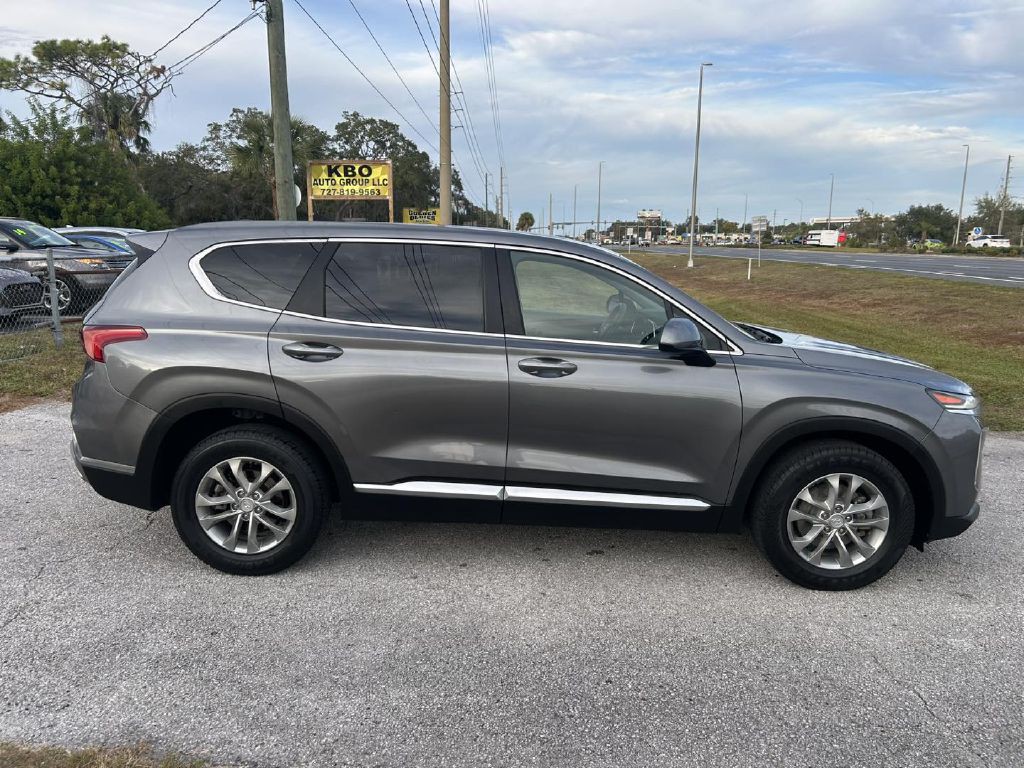 2019 Hyundai Santa Fe Image 2