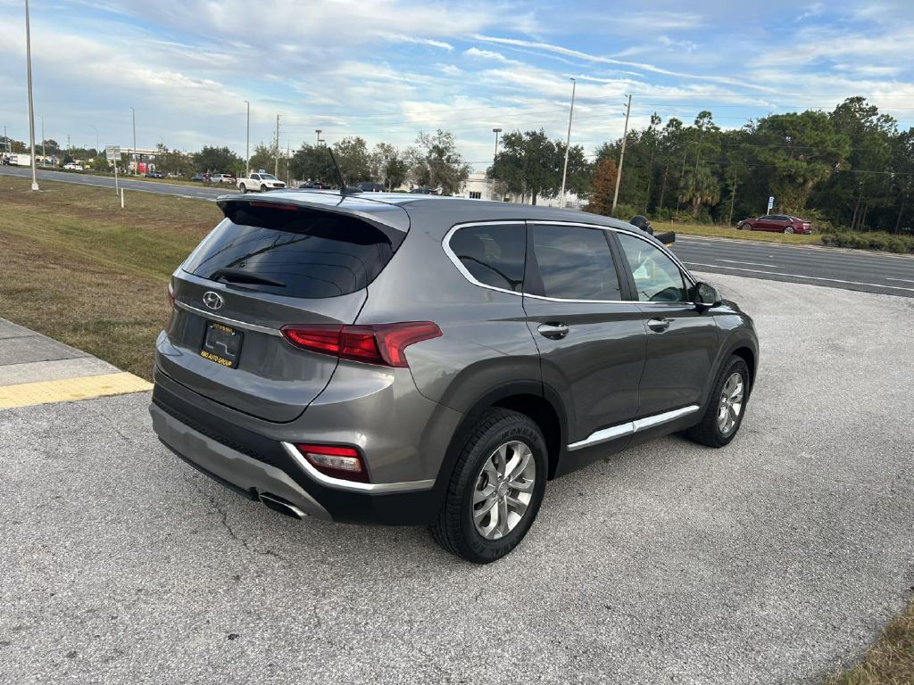 2019 Hyundai Santa Fe Image 3