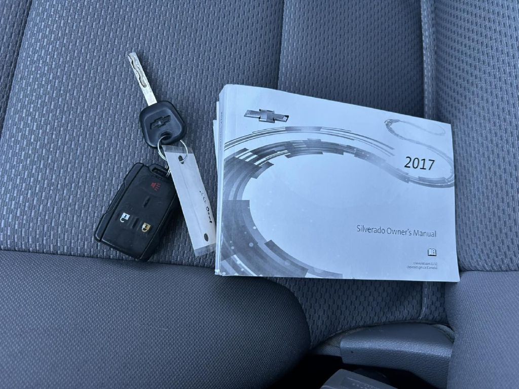 2017 Chevrolet Silverado 1500 Image 19