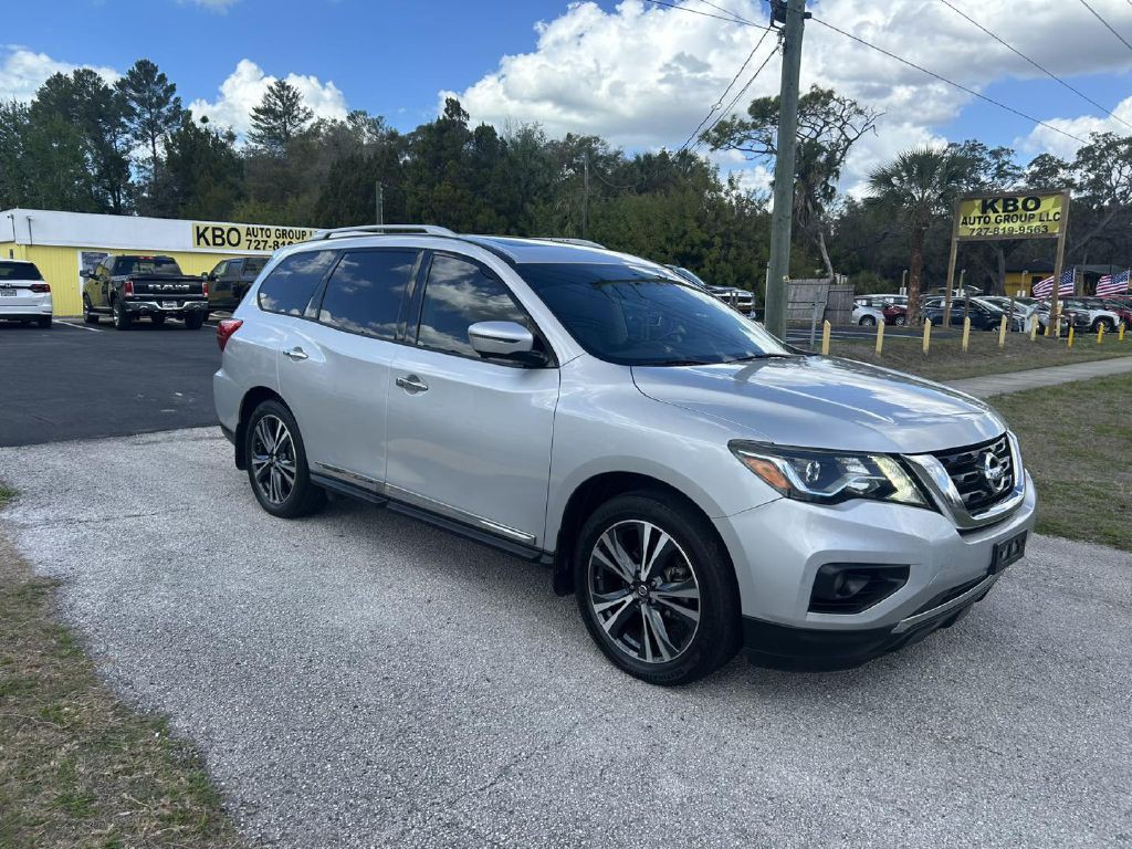 2017 Nissan Pathfinder Image 1