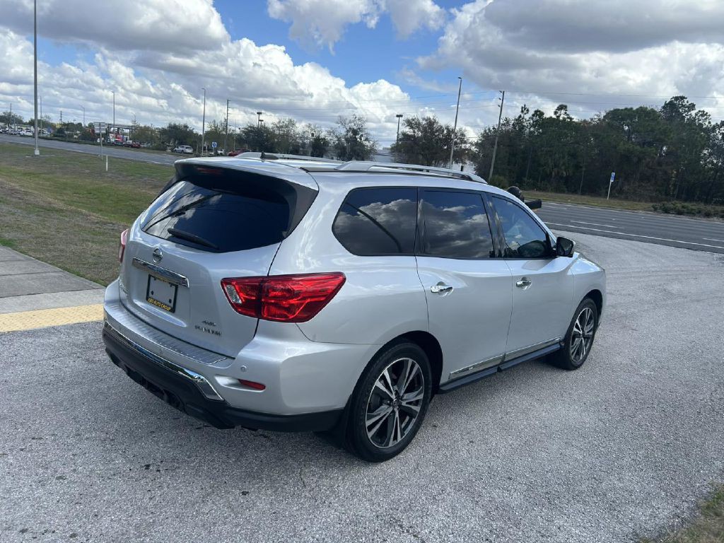 2017 Nissan Pathfinder Image 3