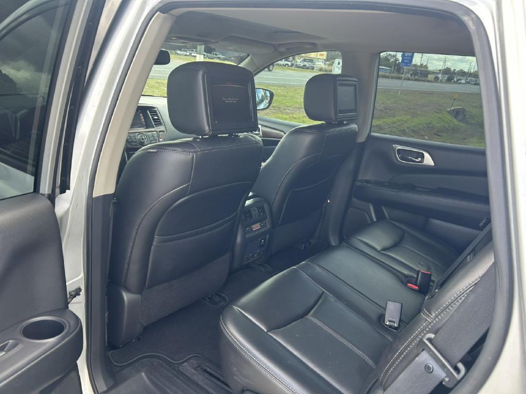 2017 Nissan Pathfinder Image 15