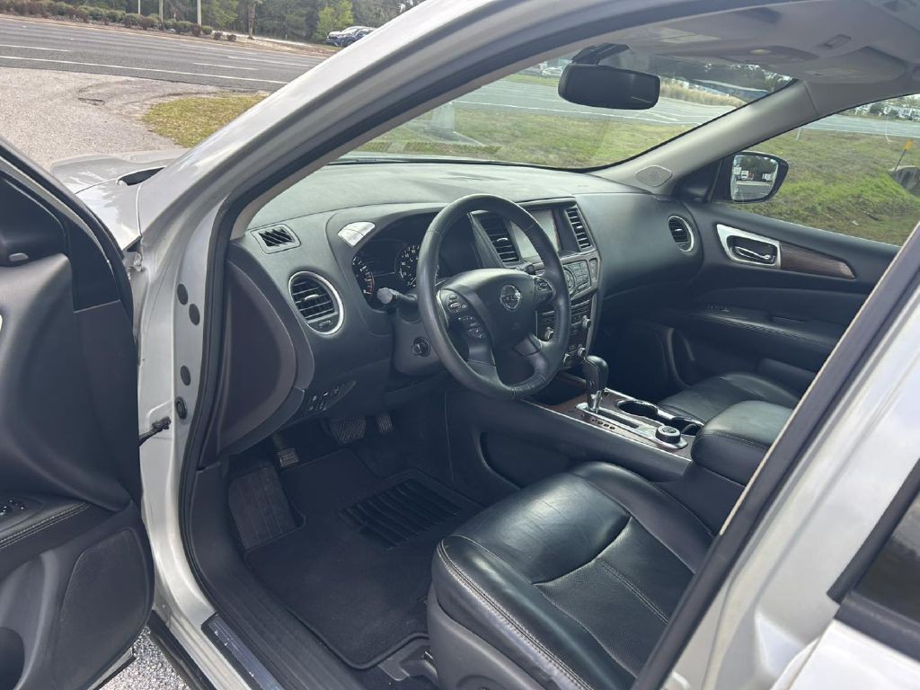 2017 Nissan Pathfinder Image 18
