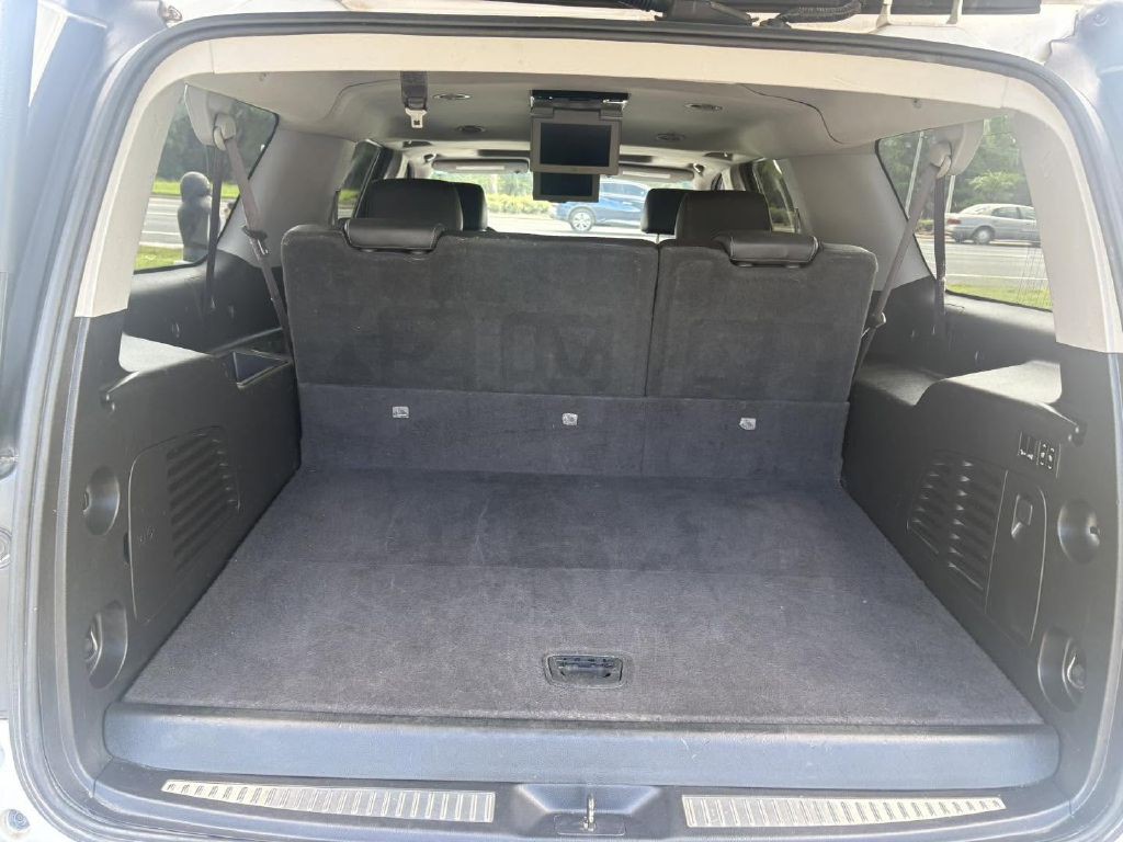 2017 Chevrolet Suburban Image 13