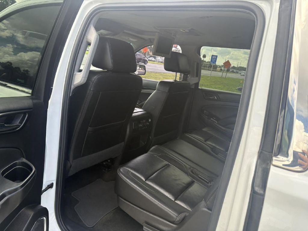 2017 Chevrolet Suburban Image 15