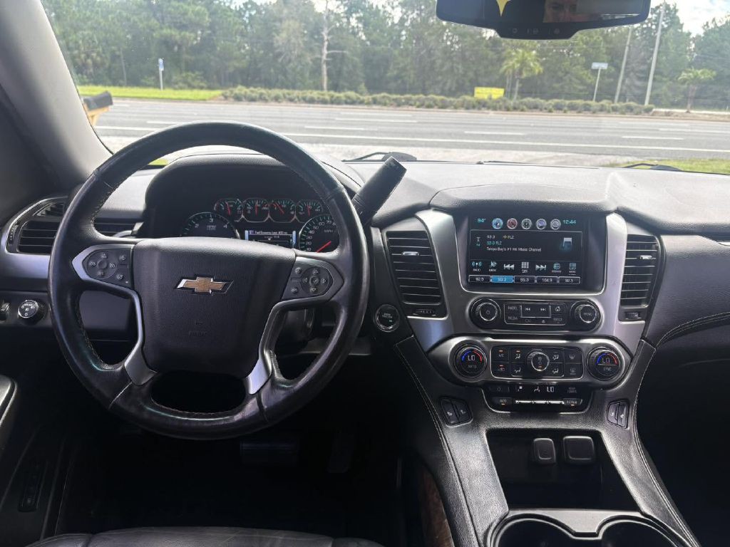 2017 Chevrolet Suburban Image 16