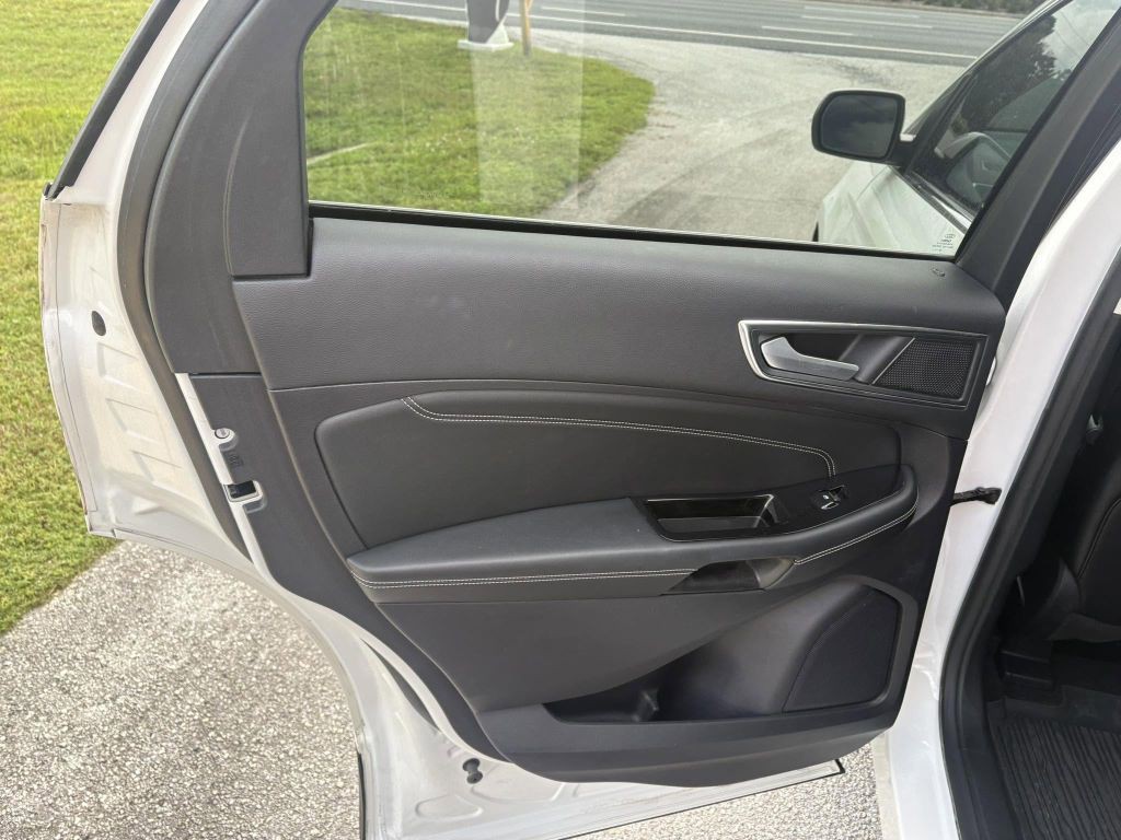 2020 Ford Edge Image 14