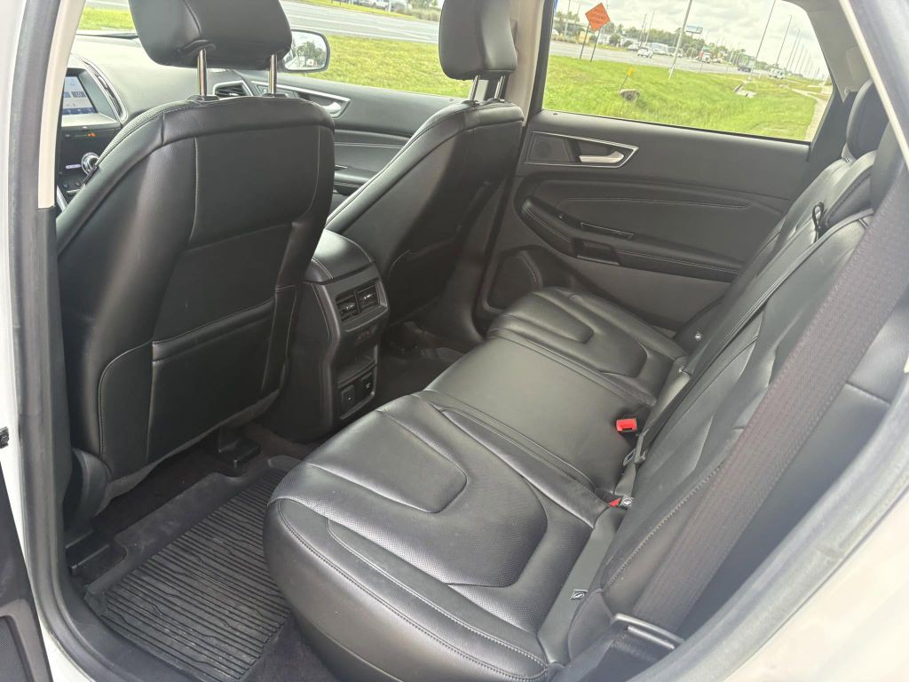 2020 Ford Edge Image 15