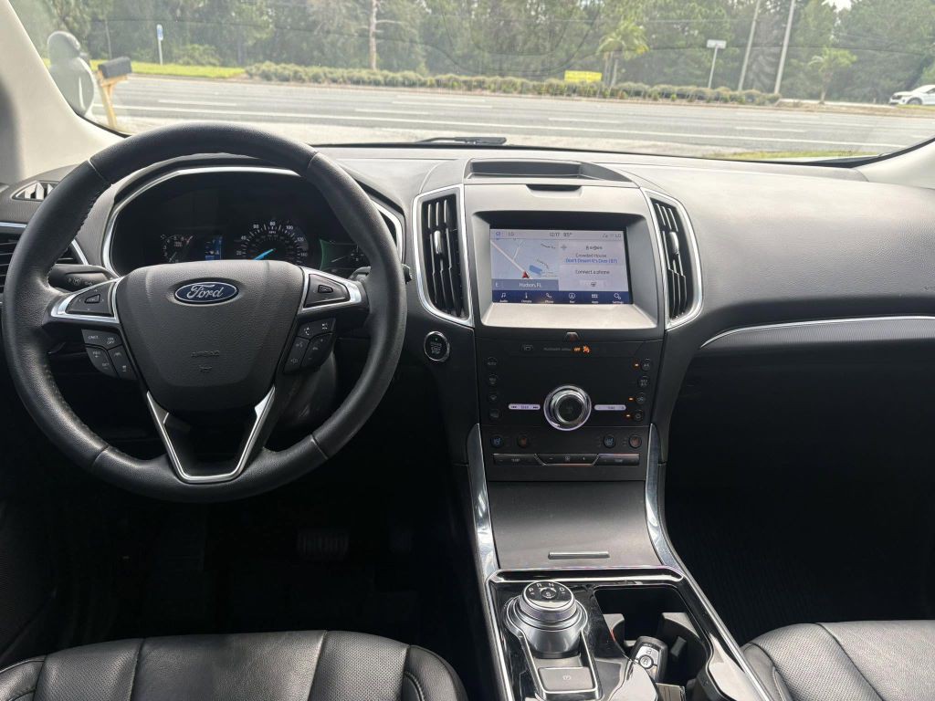 2020 Ford Edge Image 16