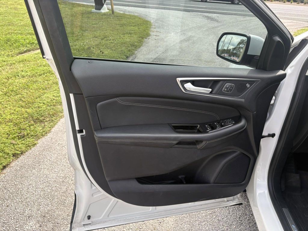 2020 Ford Edge Image 17