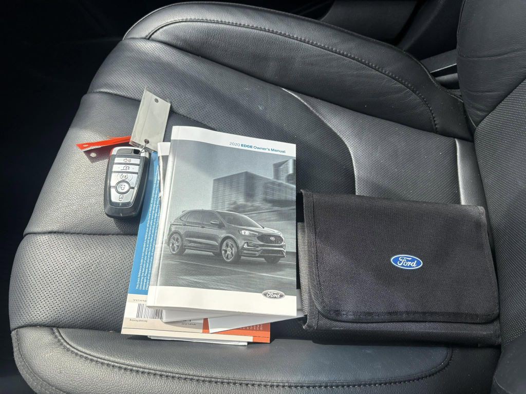 2020 Ford Edge Image 20