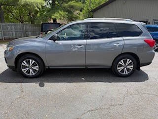 2017 Nissan Pathfinder Image 1
