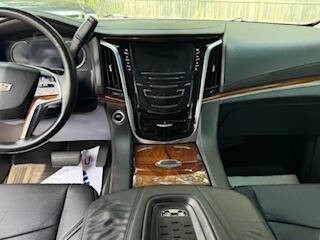 2016 Cadillac Escalade Image 8