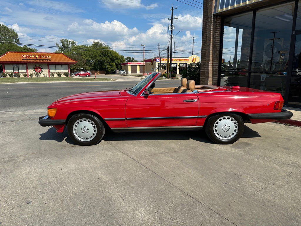 1987 Mercedes-Benz 560-Class Image 2