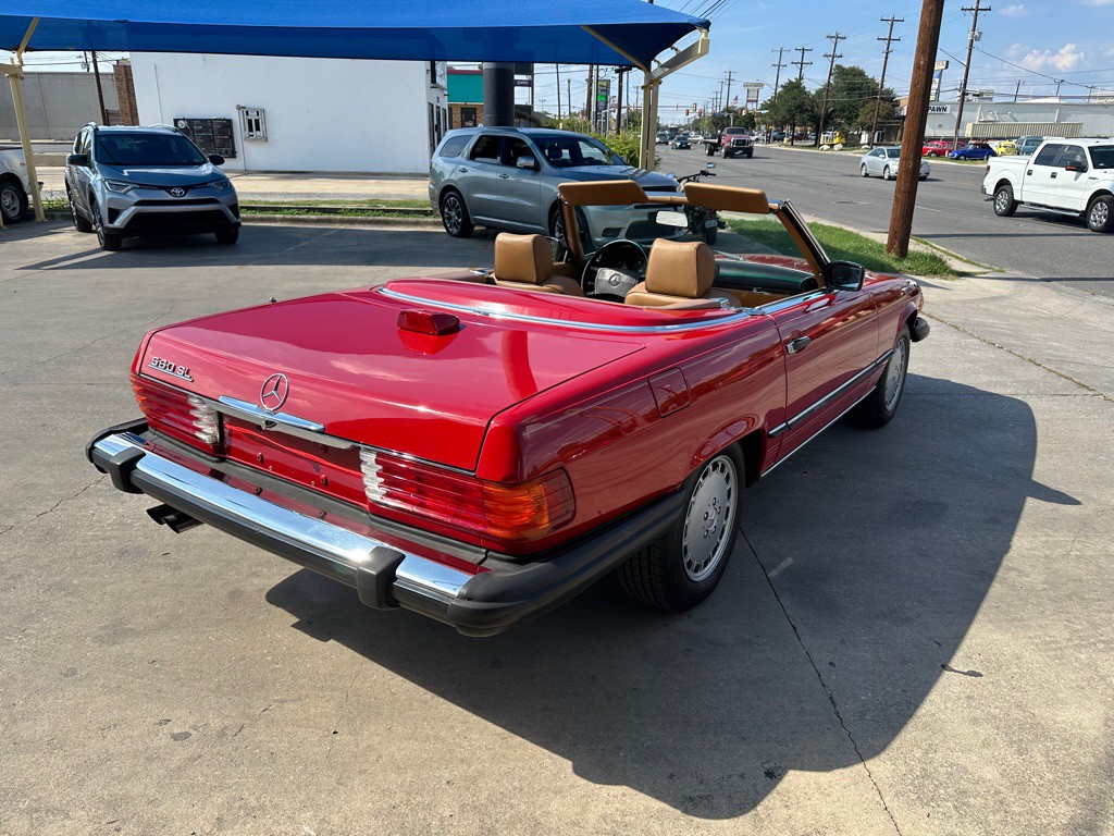 1987 Mercedes-Benz 560-Class Image 4