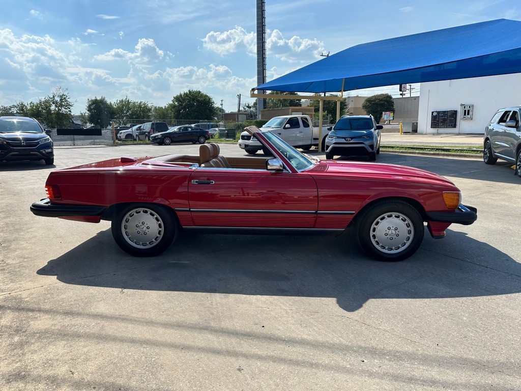 1987 Mercedes-Benz 560-Class Image 5