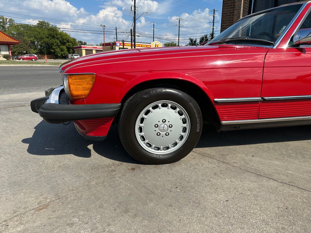 1987 Mercedes-Benz 560-Class Image 6