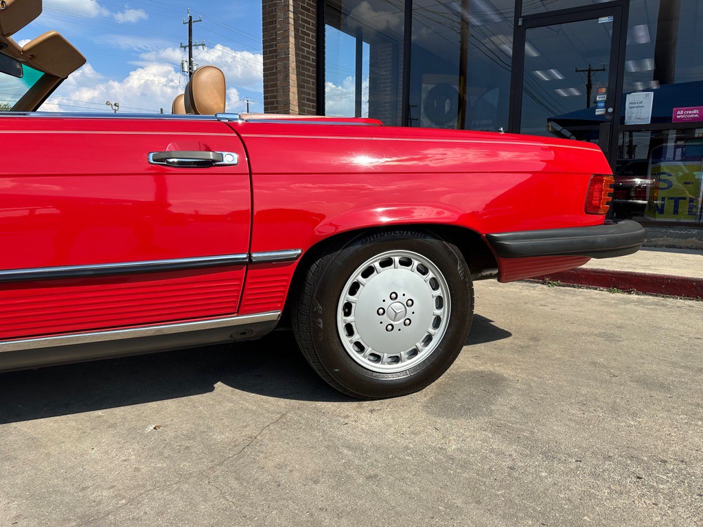 1987 Mercedes-Benz 560-Class Image 7