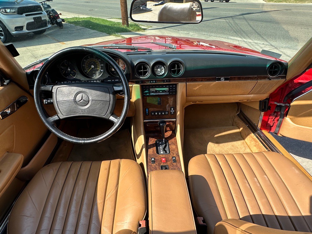 1987 Mercedes-Benz 560-Class Image 12