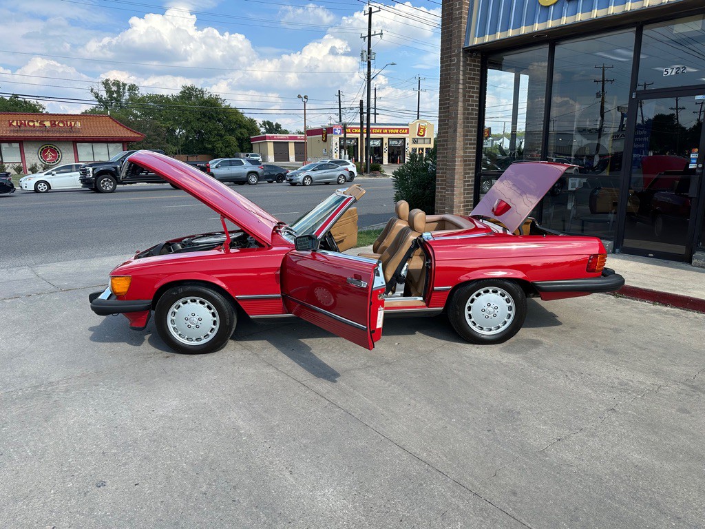 1987 Mercedes-Benz 560-Class Image 16