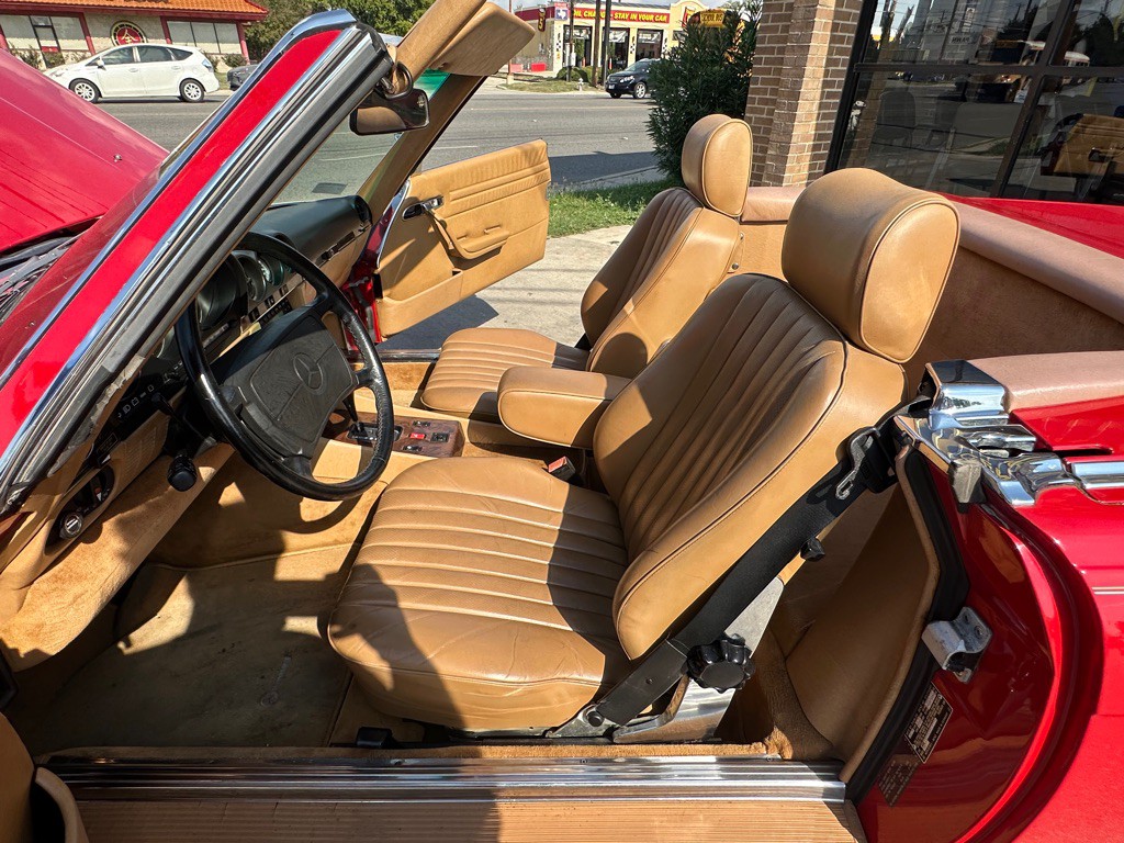 1987 Mercedes-Benz 560-Class Image 20