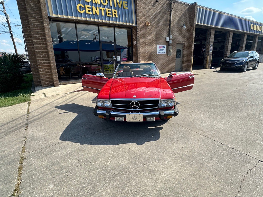 1987 Mercedes-Benz 560-Class Image 22