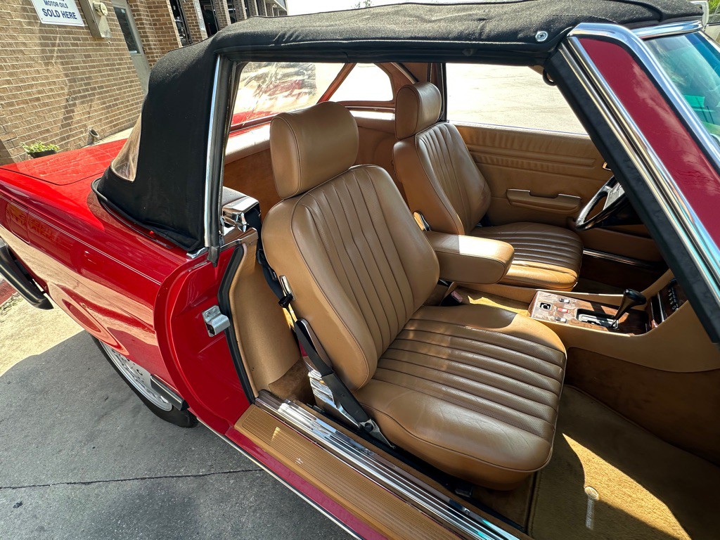 1987 Mercedes-Benz 560-Class Image 31