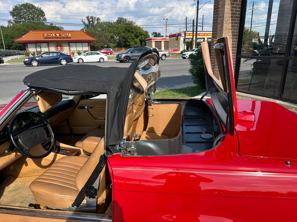 1987 Mercedes-Benz 560-Class Image 32