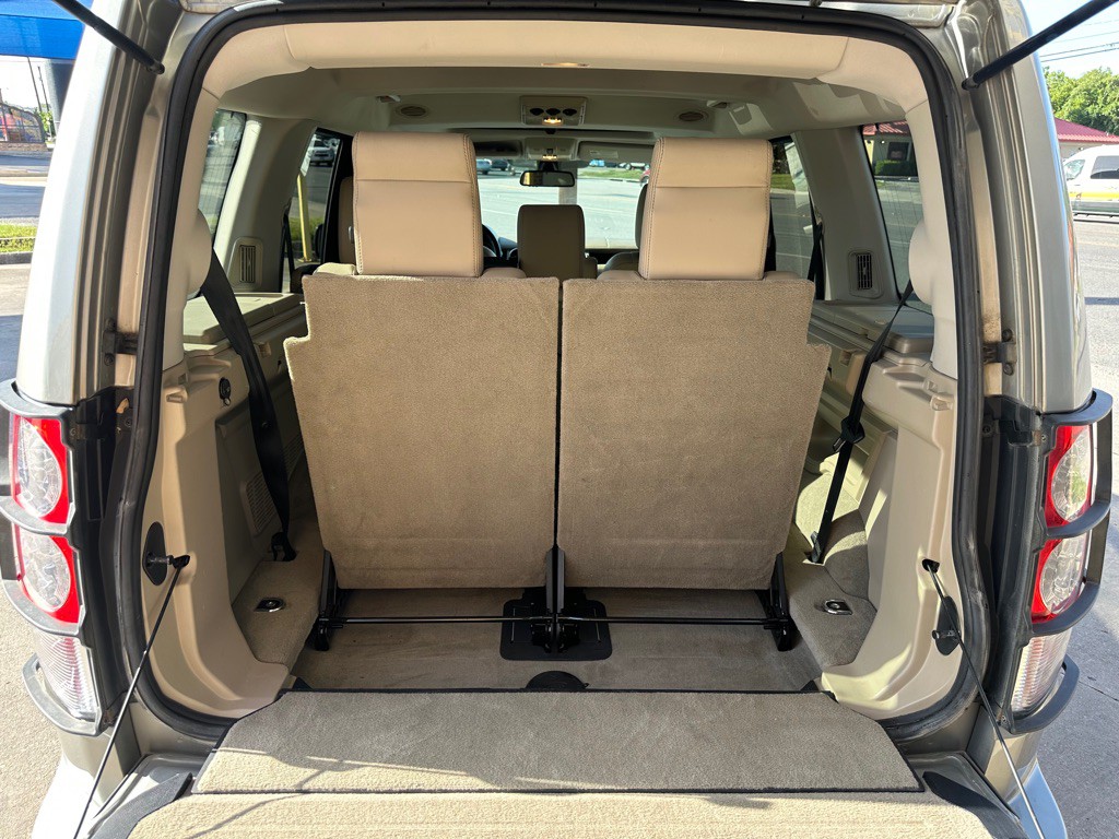 2012 Land Rover LR4 Image 10