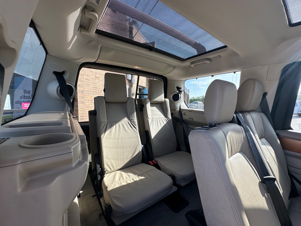 2012 Land Rover LR4 Image 12
