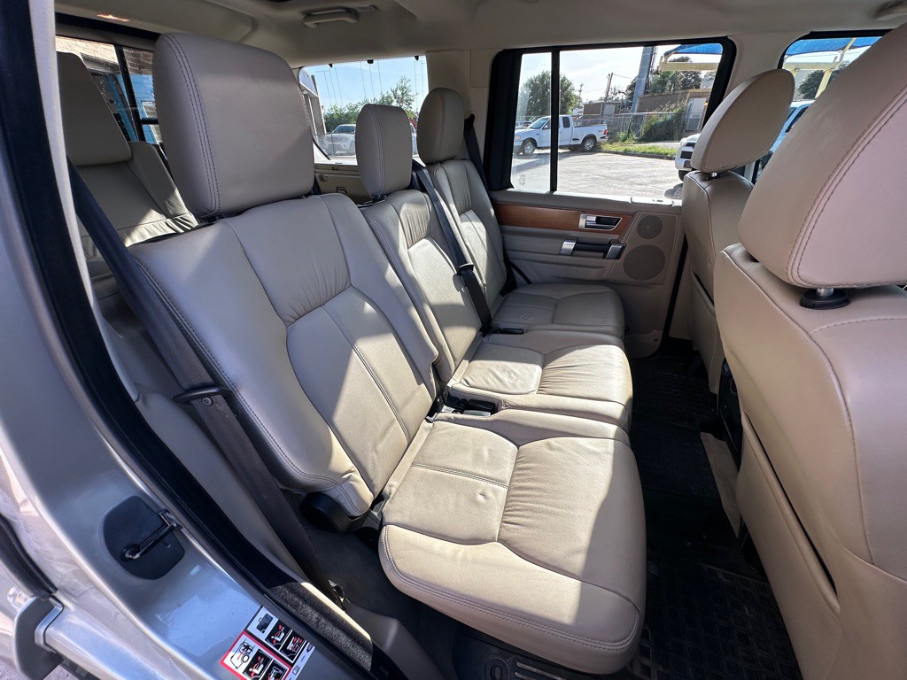 2012 Land Rover LR4 Image 13