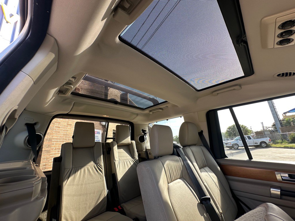 2012 Land Rover LR4 Image 14