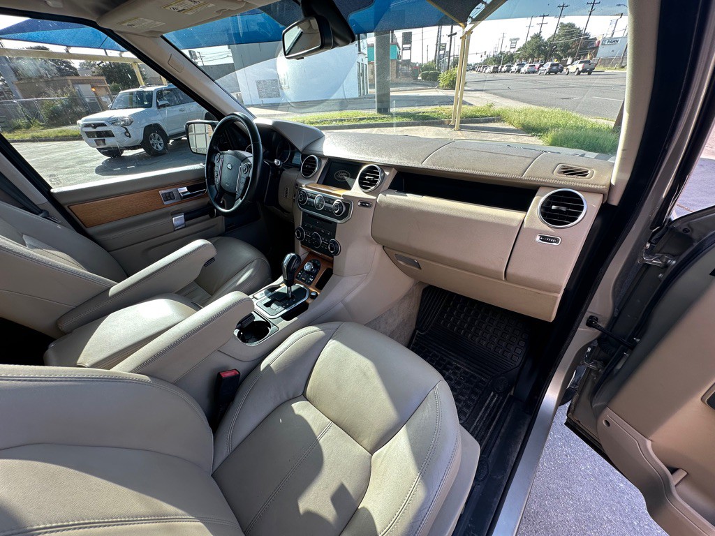 2012 Land Rover LR4 Image 19