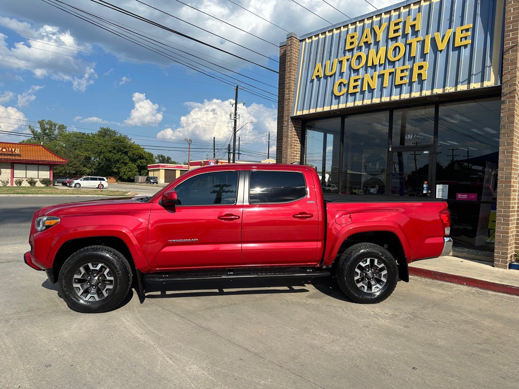 2017 Toyota Tacoma Image 2