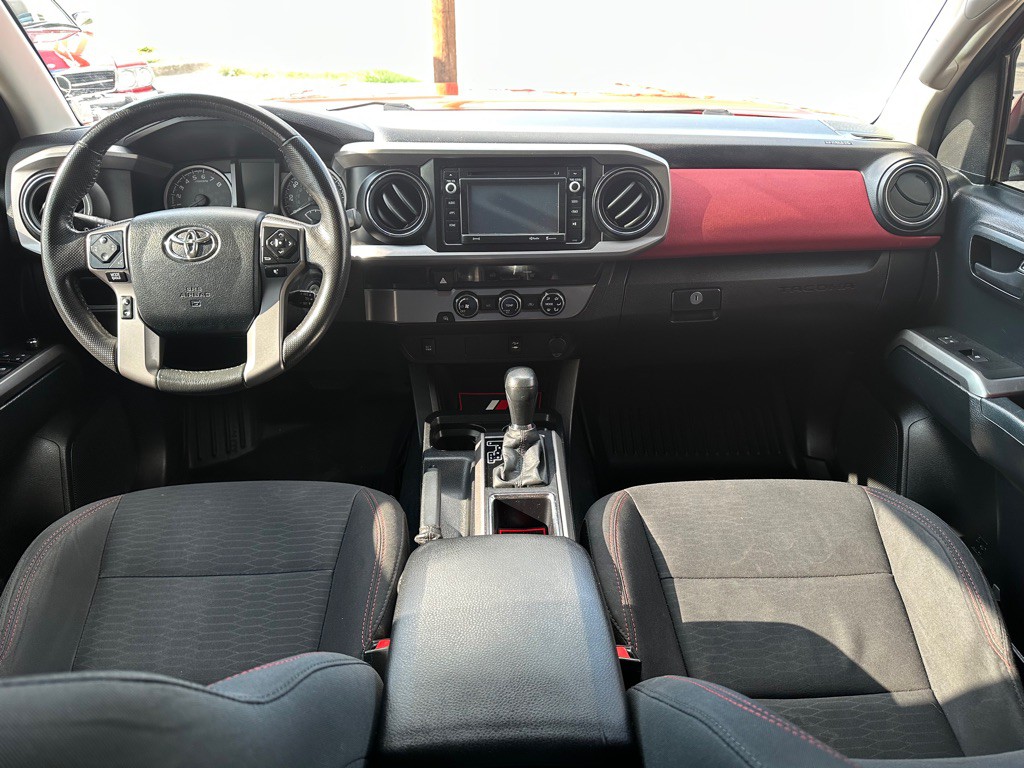 2017 Toyota Tacoma Image 12