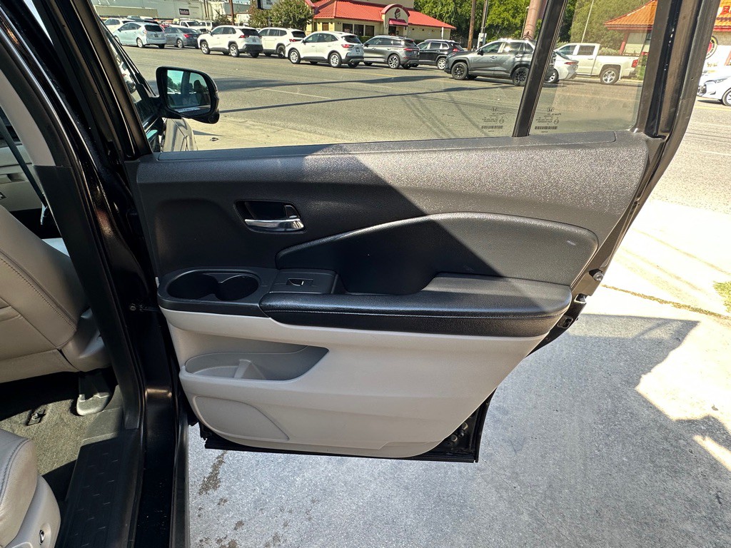 2018 Honda Pilot Image 11
