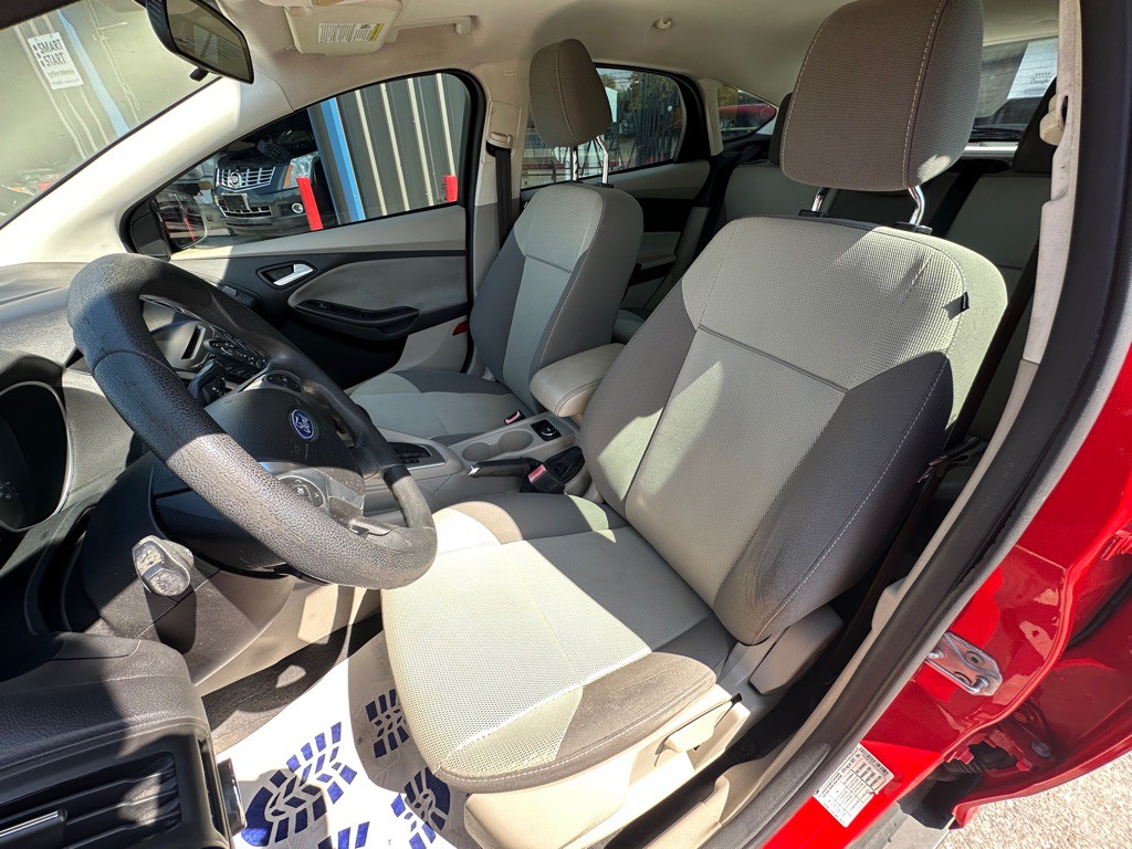 2012 Ford Focus Image 9