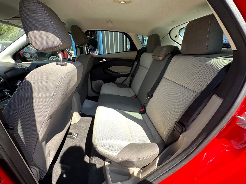 2012 Ford Focus Image 10