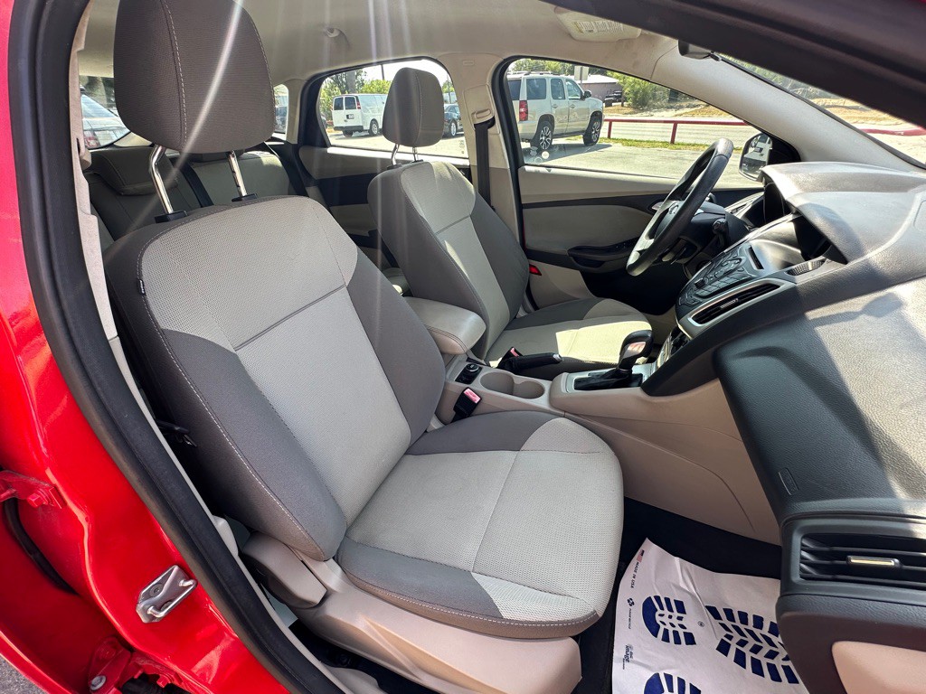 2012 Ford Focus Image 15