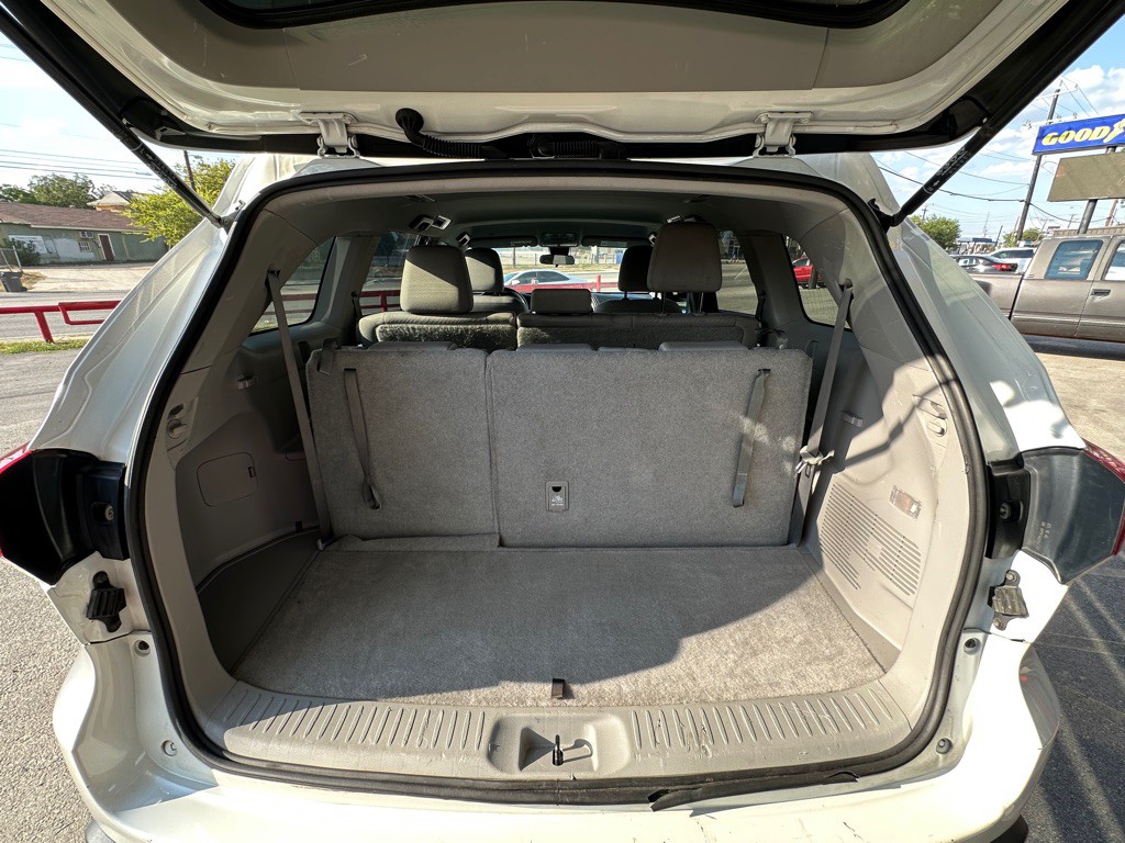 2019 Toyota Highlander Image 12
