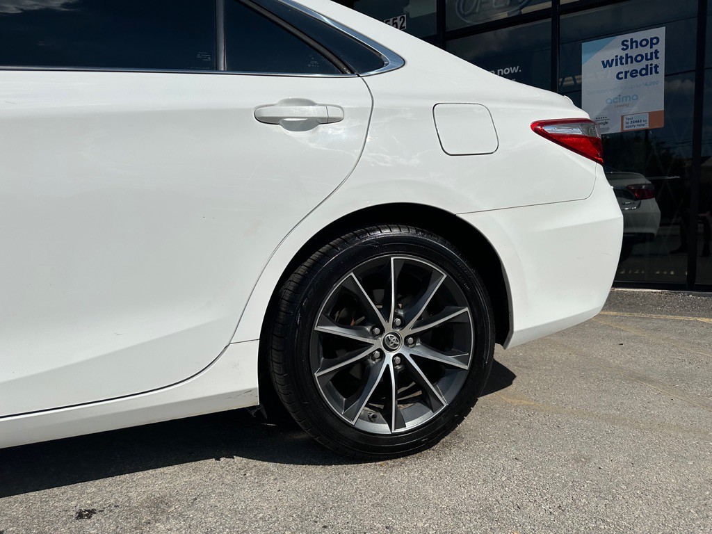 2016 Toyota Camry Image 7