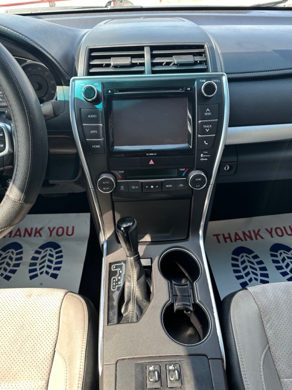 2016 Toyota Camry Image 13