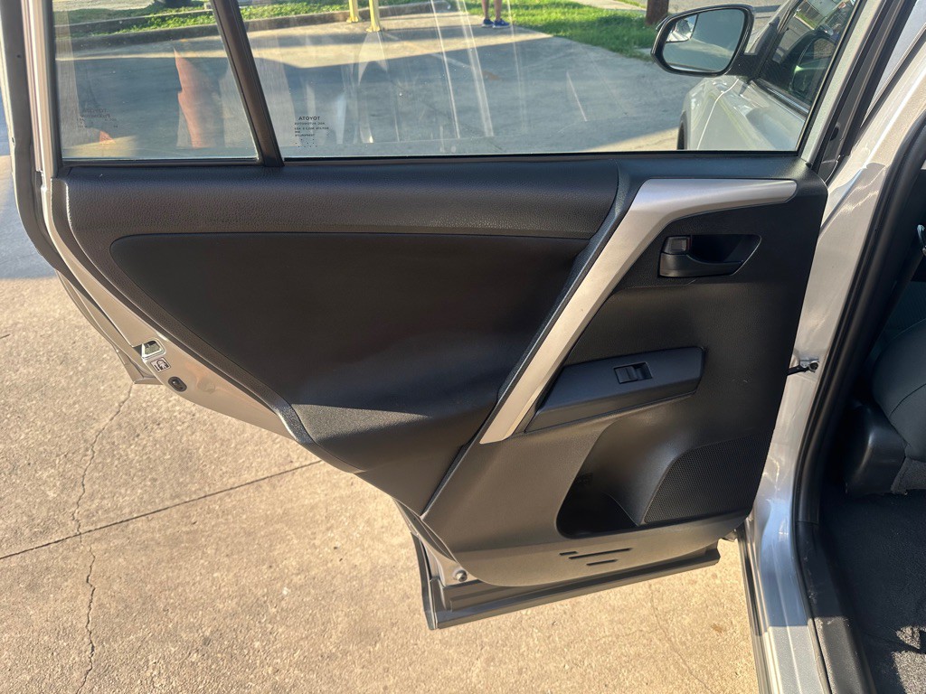 2016 Toyota Rav4 Image 11