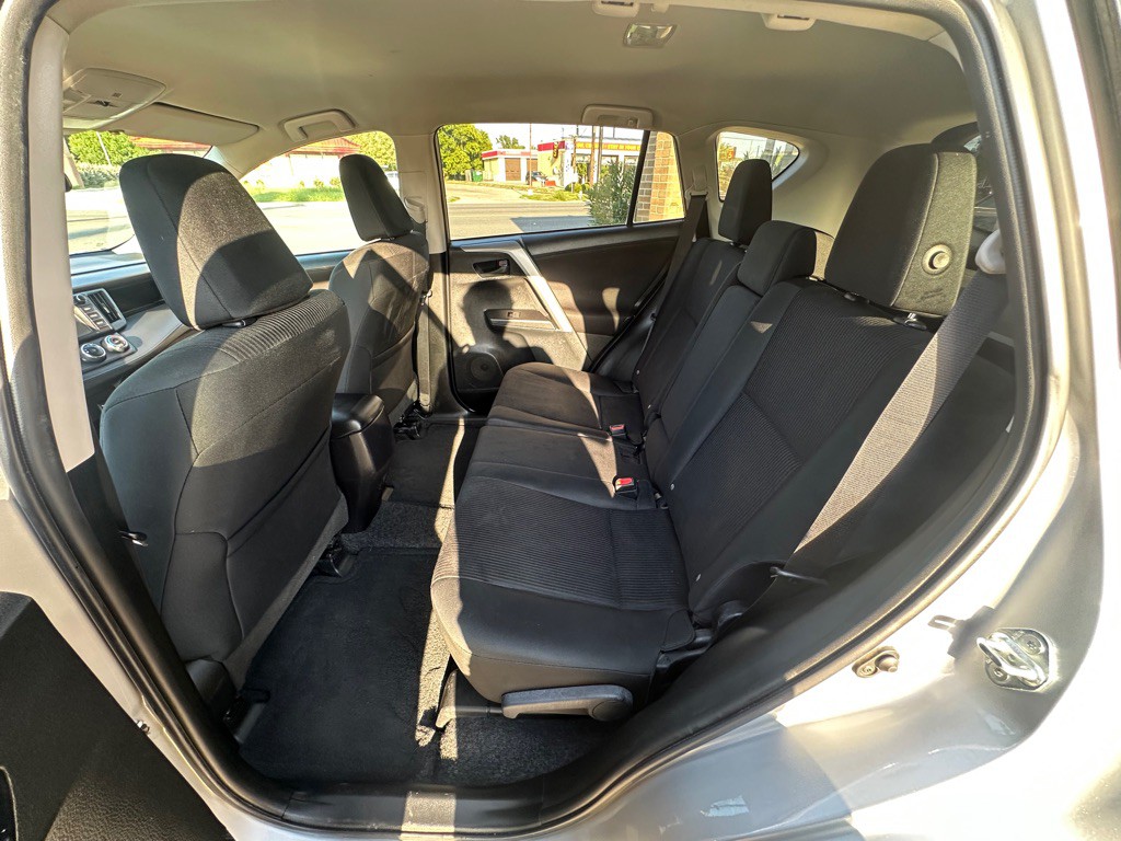 2016 Toyota Rav4 Image 12