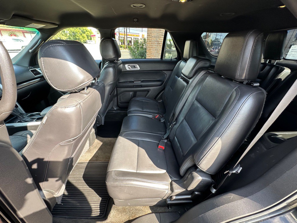 2015 Ford Explorer Image 9